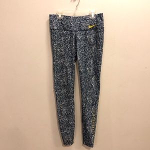 Nike livestorng full length dri fit yoga pants